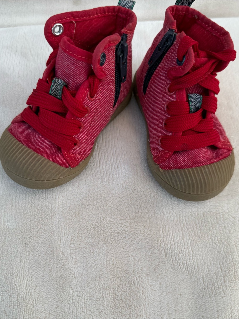 Baby/Toddler Red High-Top Canvas Sneakers with Side Zip walkers size 4